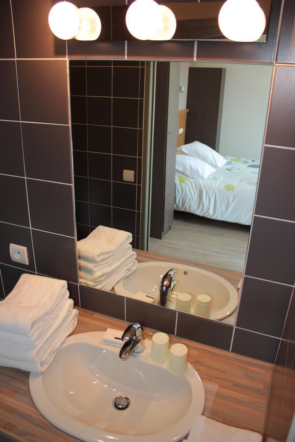 Auberge De La Sapiniere Cros-de-Ronesque Habitación foto